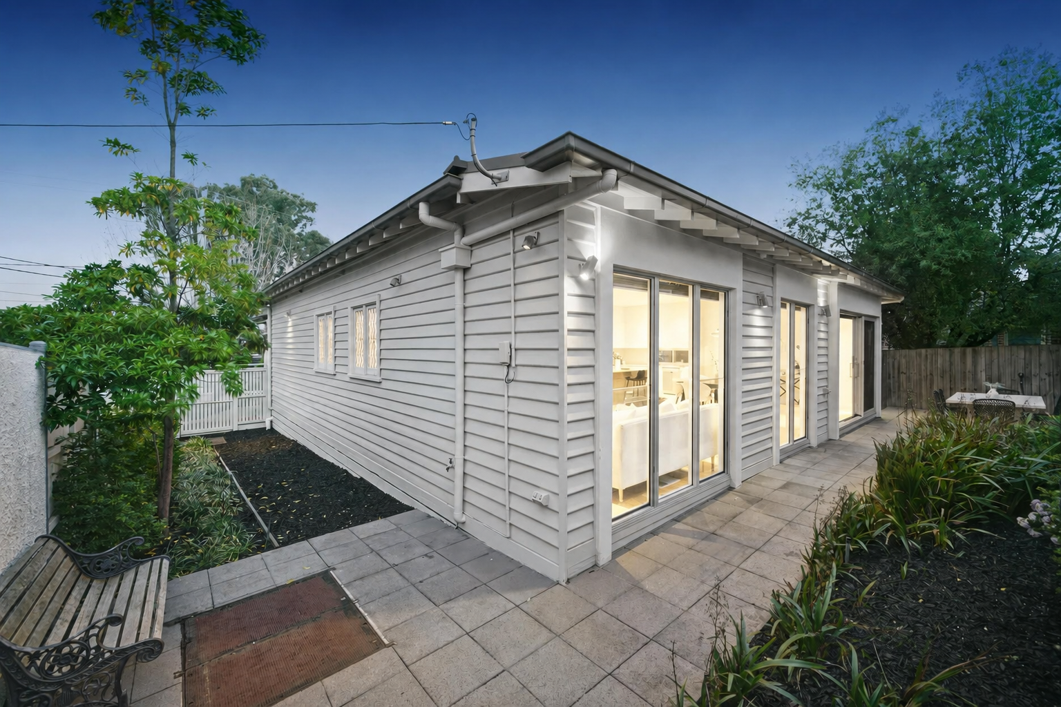 Modern rear extension of the Ivanhoe California Bungalow in 2022